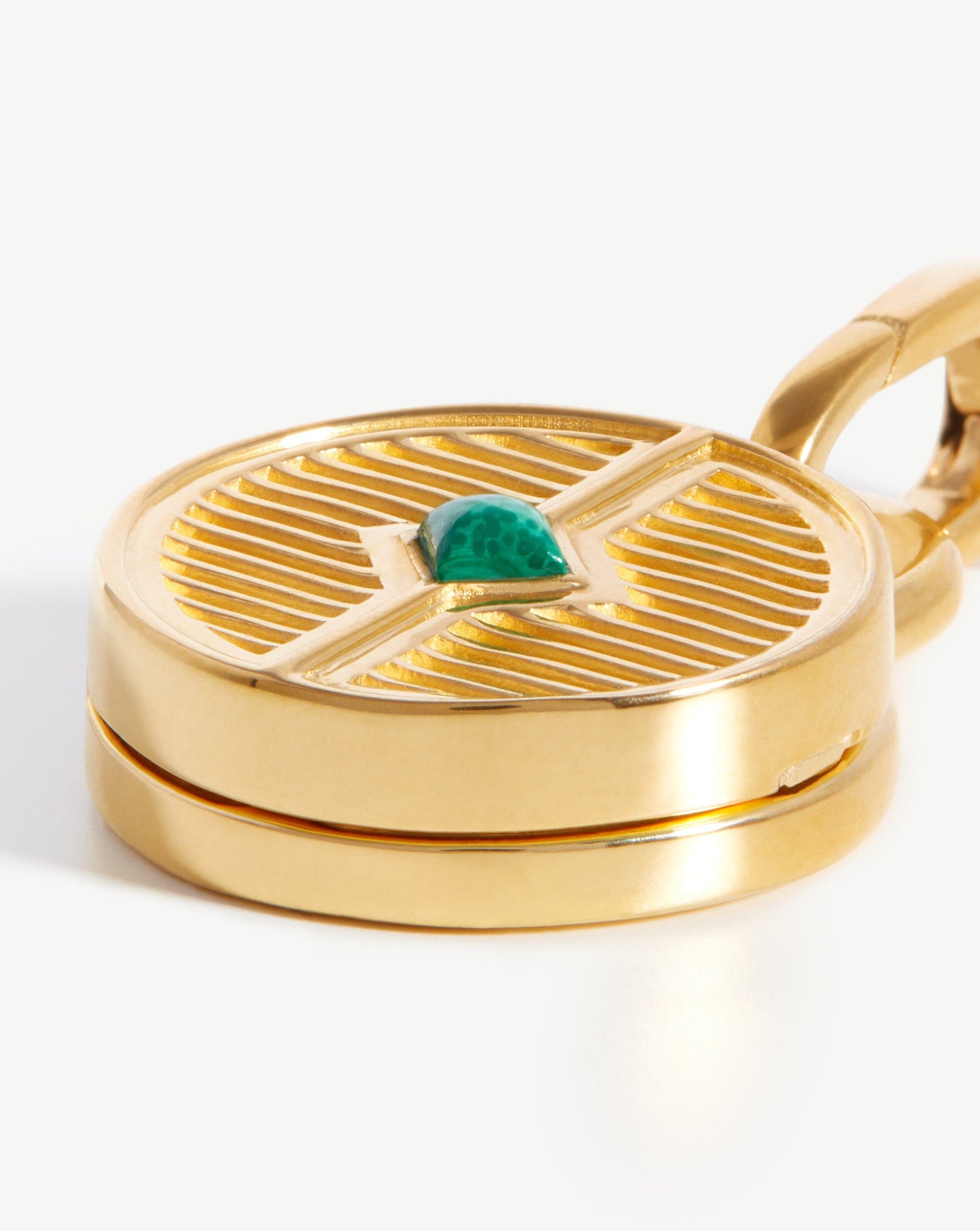 Round Ridge Locket Clip-On Pendant
