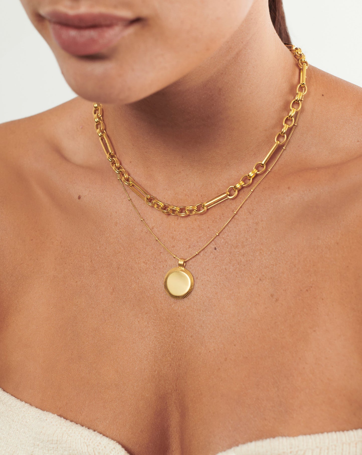 Engravable Round Ridge Pendant Necklace | 18ct Gold Vermeil