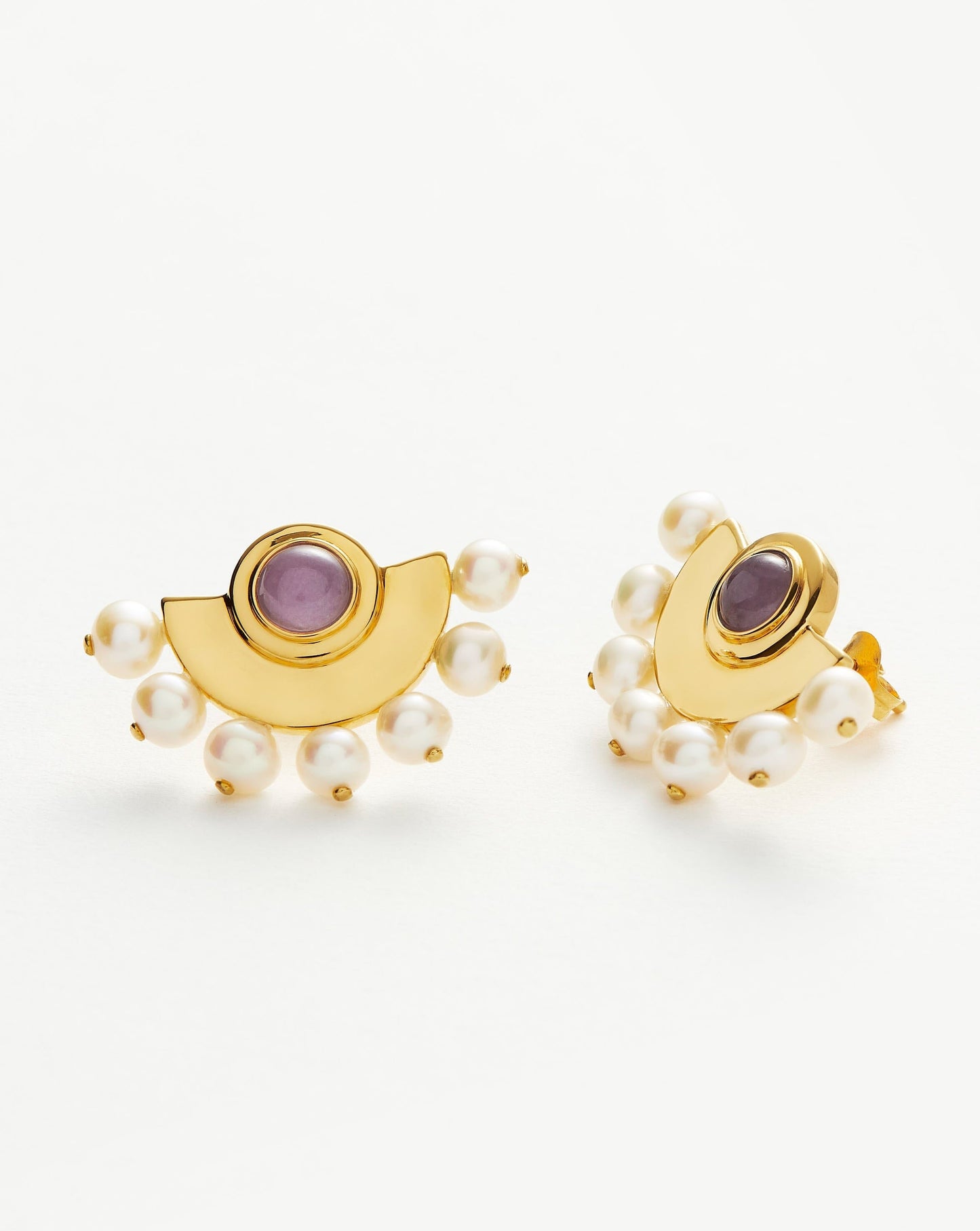 Limited Edition Zenyu Fan Pearl Stud Earrings