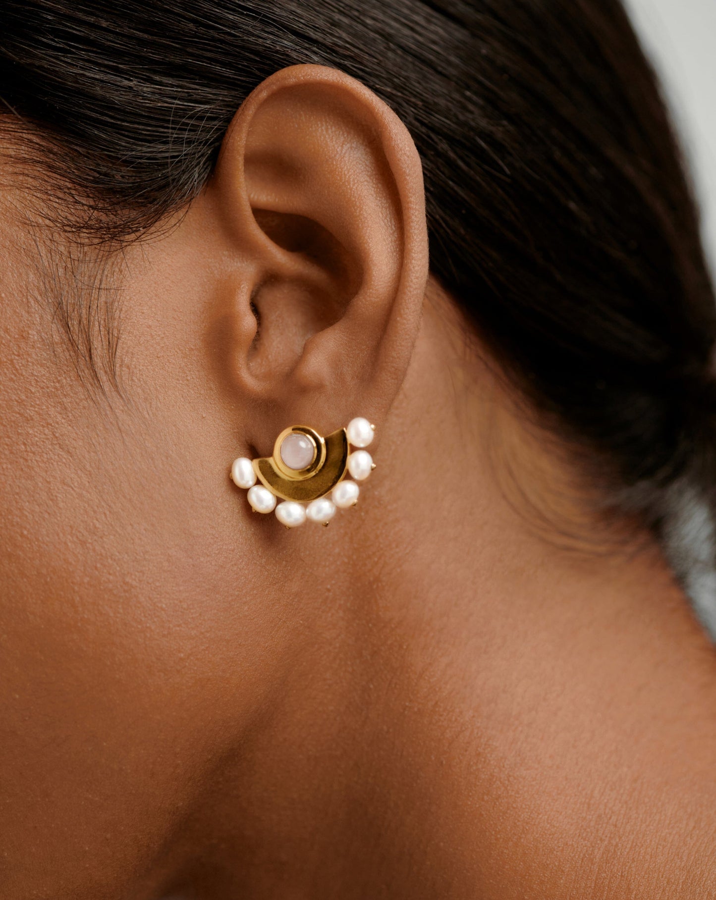 Limited Edition Zenyu Fan Pearl Stud Earrings