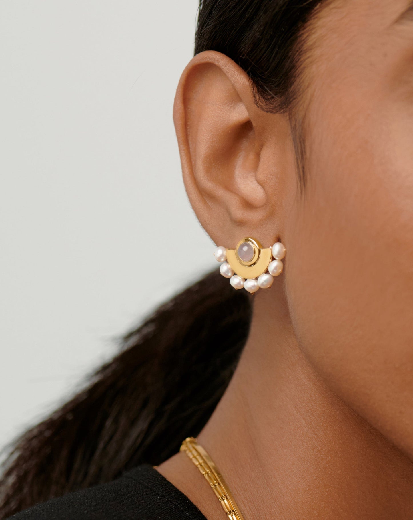 Limited Edition Zenyu Fan Pearl Stud Earrings
