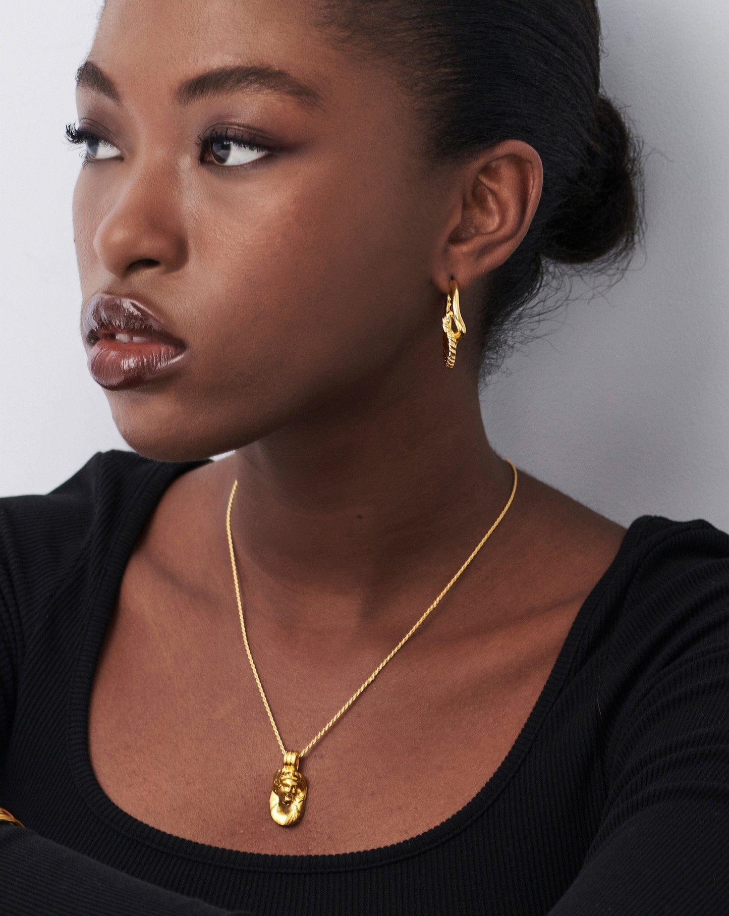 Lucy Williams Large Engravable Cameo Pendant | 18ct Gold Plated
