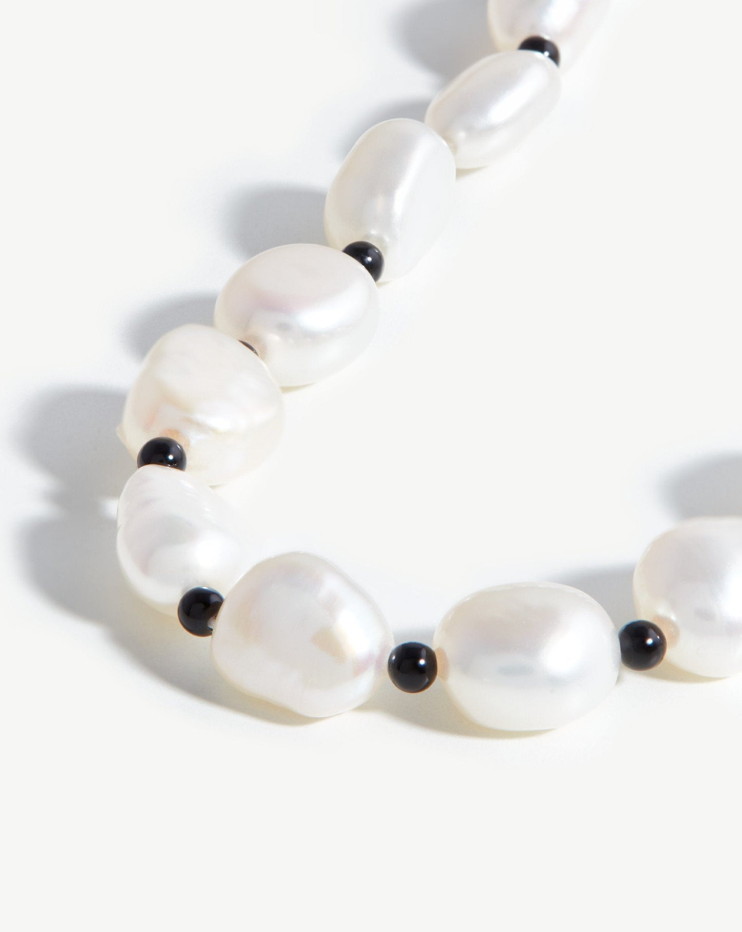 Pearl Beaded Gemstone Bracelet | 18ct Gold Plated/Pearl & Black Onyx
