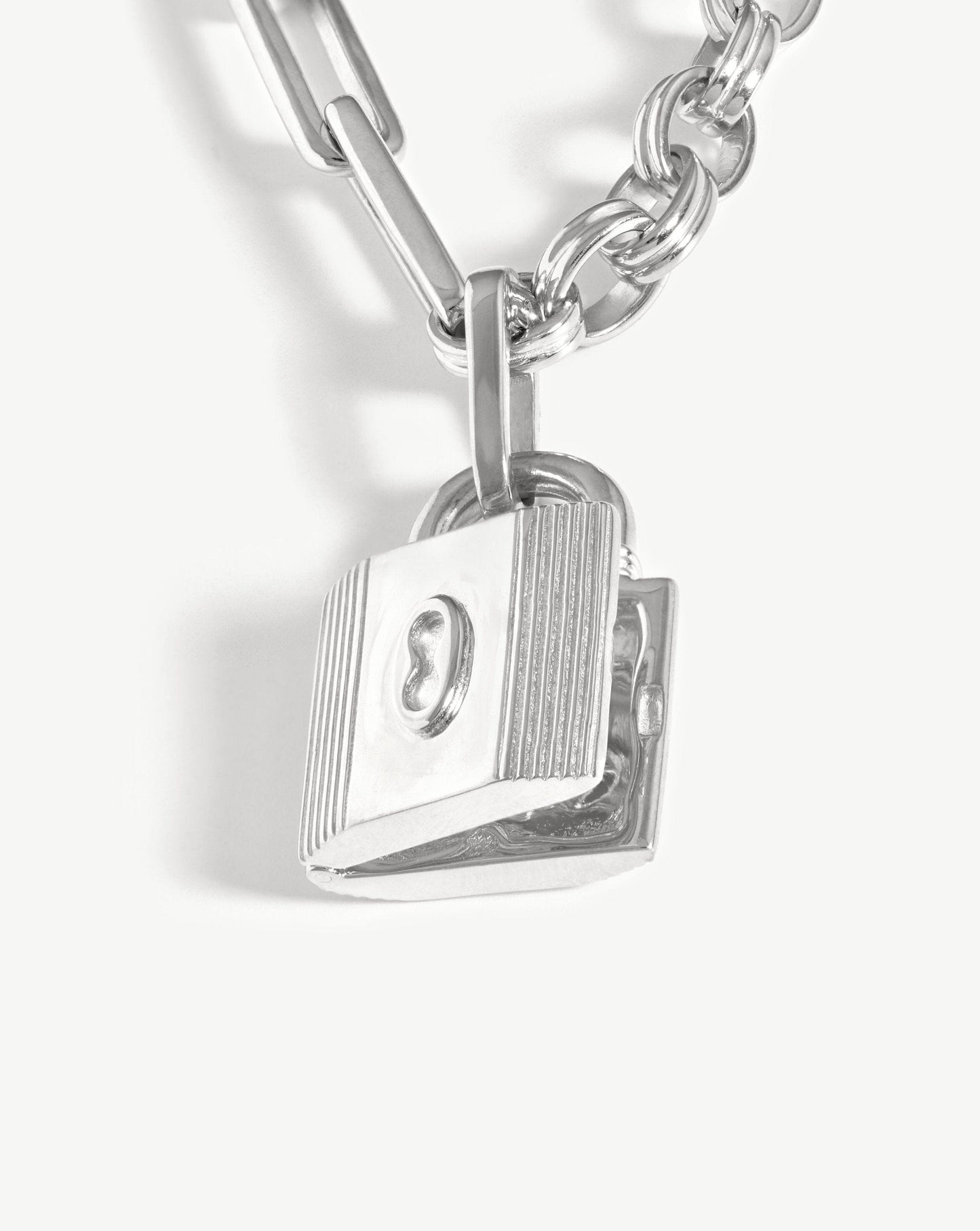 Ridge Padlock Chain Necklace